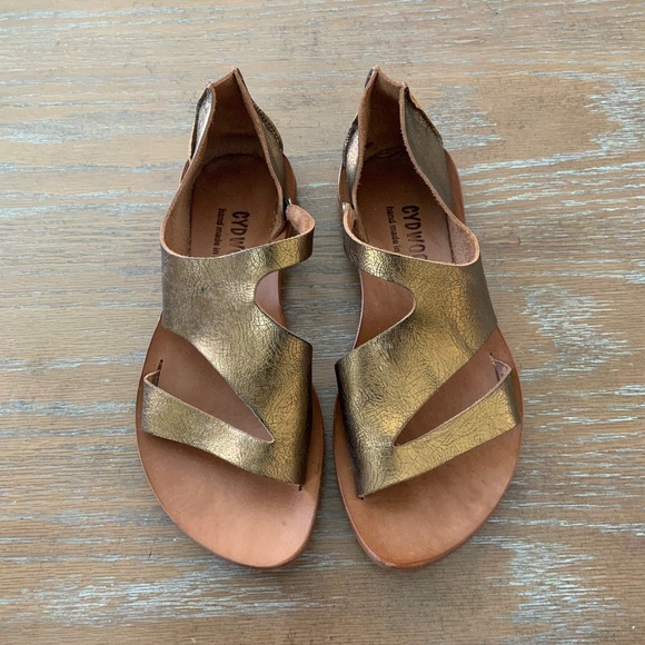 cydwoq Shoes - Cydwoq Leather Golden Flat Narrow Fit Sandals Size37